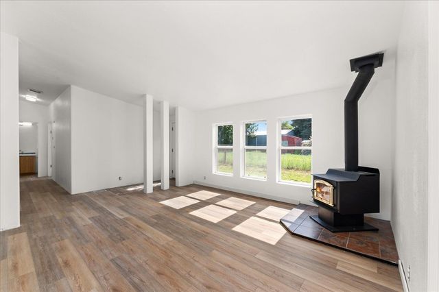 255 SW Railroad St, Creston, WA 99117