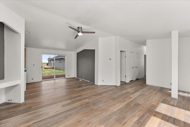 255 SW Railroad St, Creston, WA 99117