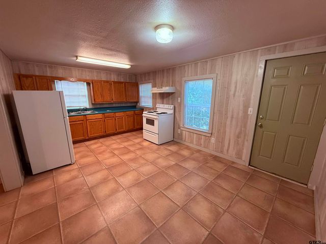 303 Jeannine St, Winnsboro, TX 75494