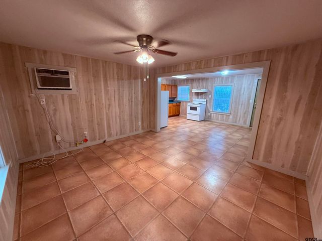 303 Jeannine St, Winnsboro, TX 75494