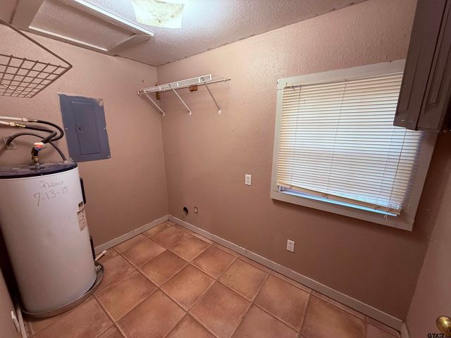 303 Jeannine St, Winnsboro, TX 75494