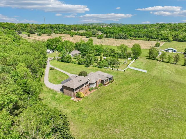 2836 Academy Rd, Lebanon, TN 37087