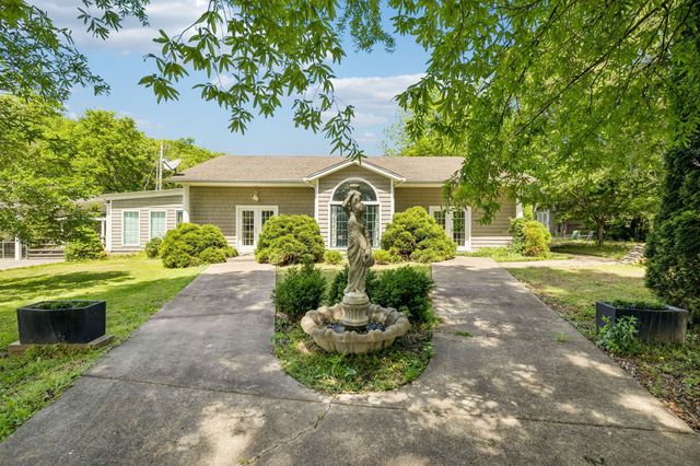 2836 Academy Rd, Lebanon, TN 37087