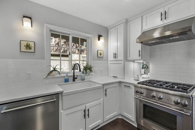 6651 Columbus Drive, Middleton, WI 53562