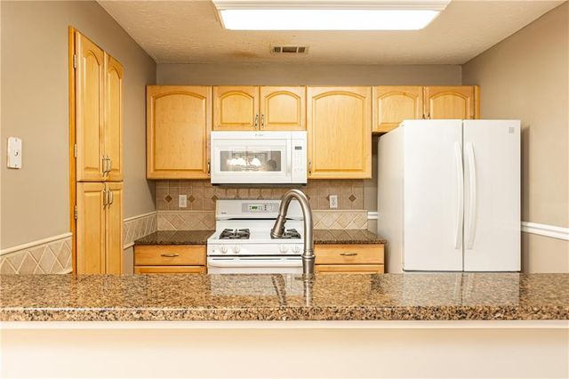 2014 River Heights SE Walk, Marietta, GA 30067