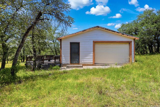 1440 Clear Lake Loop, Poteet, TX 78065