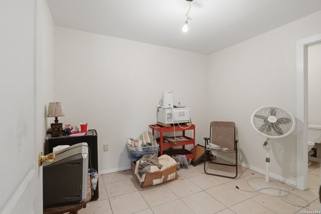 1440 Clear Lake Loop, Poteet, TX 78065