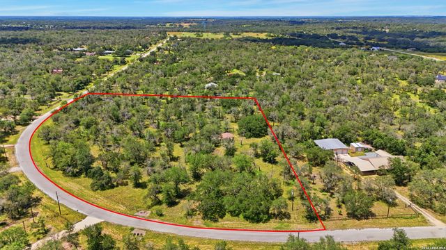 1440 Clear Lake Loop, Poteet, TX 78065
