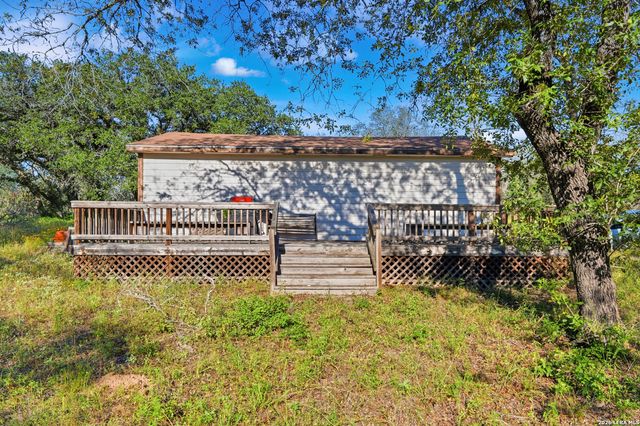 1440 Clear Lake Loop, Poteet, TX 78065