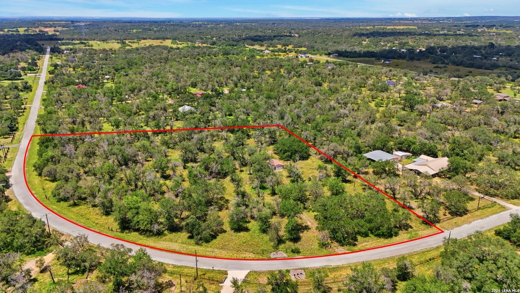 1440 Clear Lake Loop, Poteet, TX 78065