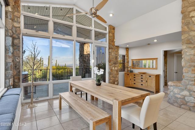 7146 N Finger Rock Place, Tucson, AZ 85718