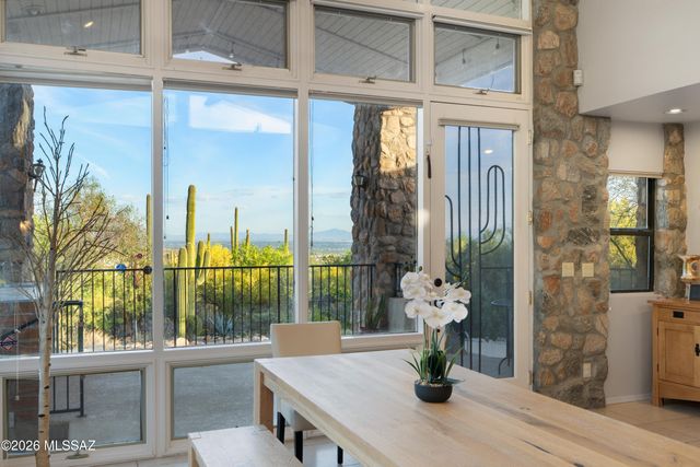 7146 N Finger Rock Place, Tucson, AZ 85718