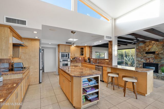 7146 N Finger Rock Place, Tucson, AZ 85718