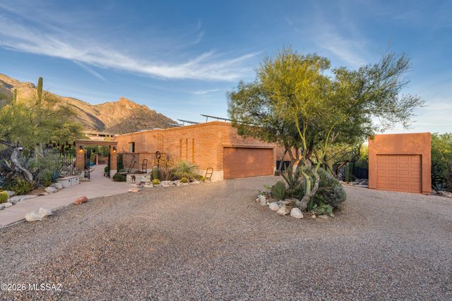 7146 N Finger Rock Place, Tucson, AZ 85718