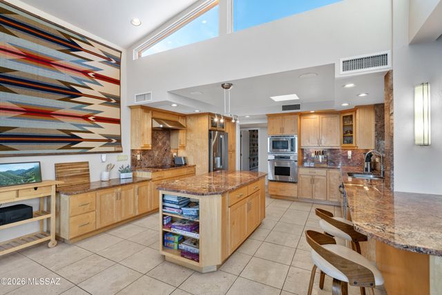 7146 N Finger Rock Place, Tucson, AZ 85718