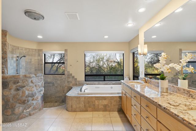 7146 N Finger Rock Place, Tucson, AZ 85718