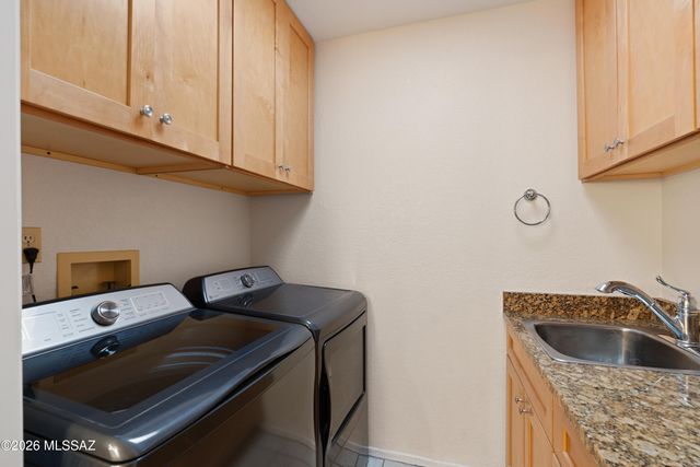 7146 N Finger Rock Place, Tucson, AZ 85718