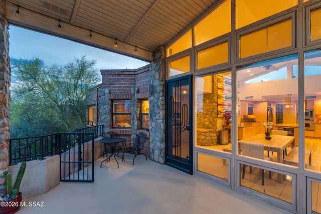 7146 N Finger Rock Place, Tucson, AZ 85718