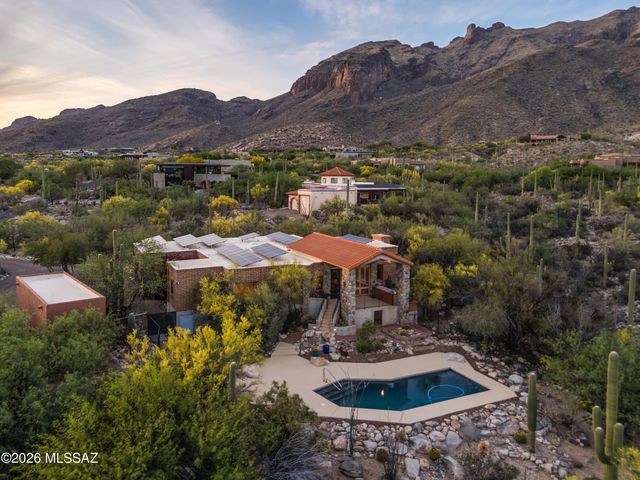 7146 N Finger Rock Place, Tucson, AZ 85718