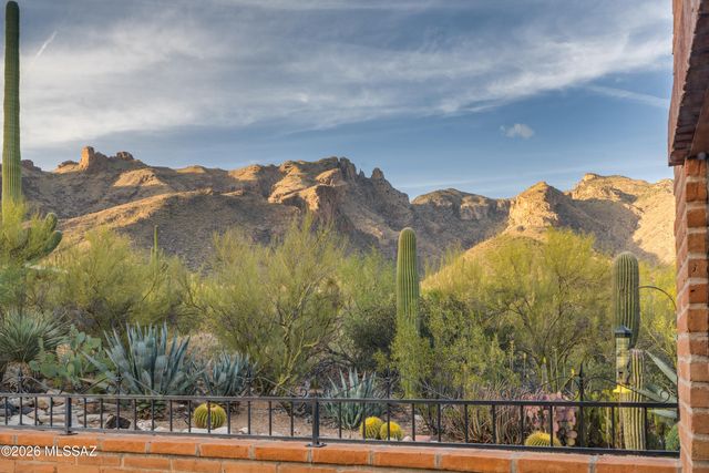 7146 N Finger Rock Place, Tucson, AZ 85718