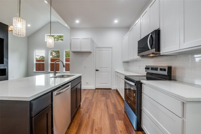 205 Fairview Street, Waxahachie, TX 75165