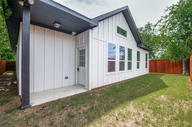 205 Fairview Street, Waxahachie, TX 75165