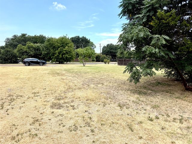11430 Midway Road, Dallas, TX 75229