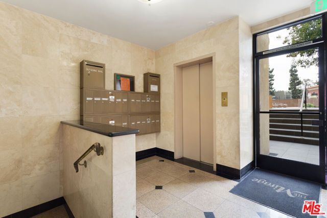 947 W 30th Street, Los Angeles, CA 90007