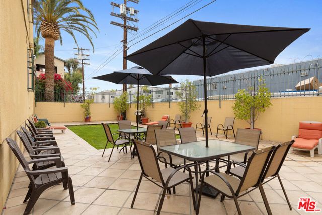 947 W 30th Street, Los Angeles, CA 90007