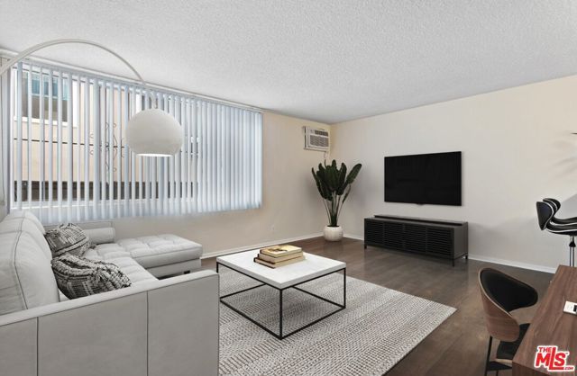 947 W 30th Street, Los Angeles, CA 90007