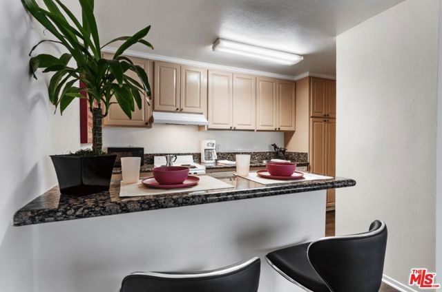 947 W 30th Street, Los Angeles, CA 90007