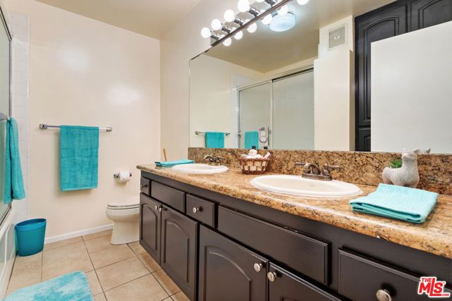 947 W 30th Street, Los Angeles, CA 90007