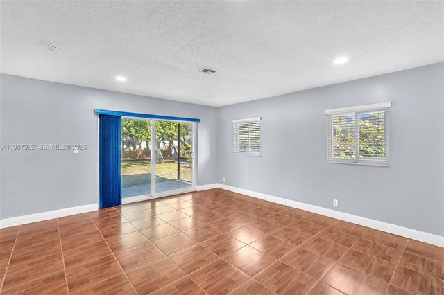 4401 NW 14th St, Lauderhill, FL 33313