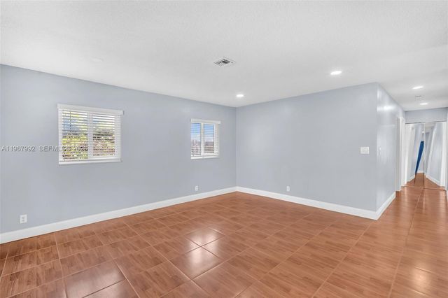 4401 NW 14th St, Lauderhill, FL 33313