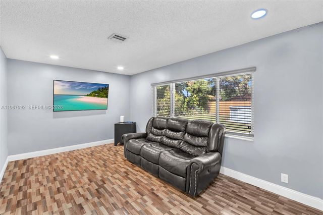 4401 NW 14th St, Lauderhill, FL 33313