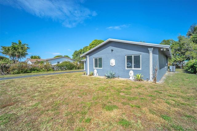 4401 NW 14th St, Lauderhill, FL 33313