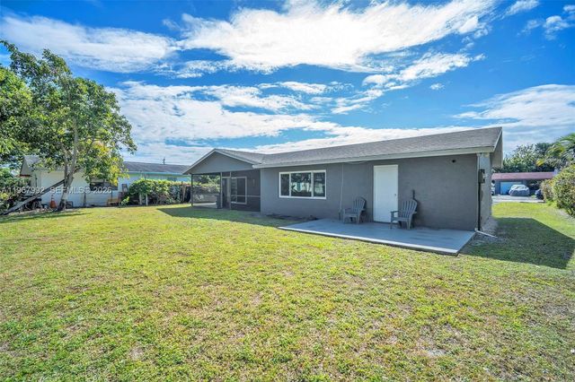 4401 NW 14th St, Lauderhill, FL 33313