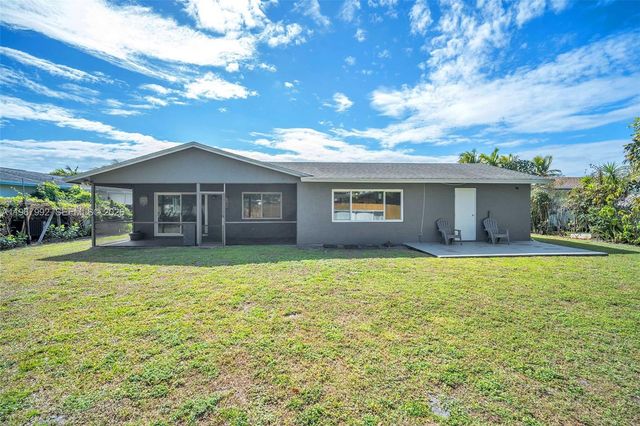 4401 NW 14th St, Lauderhill, FL 33313