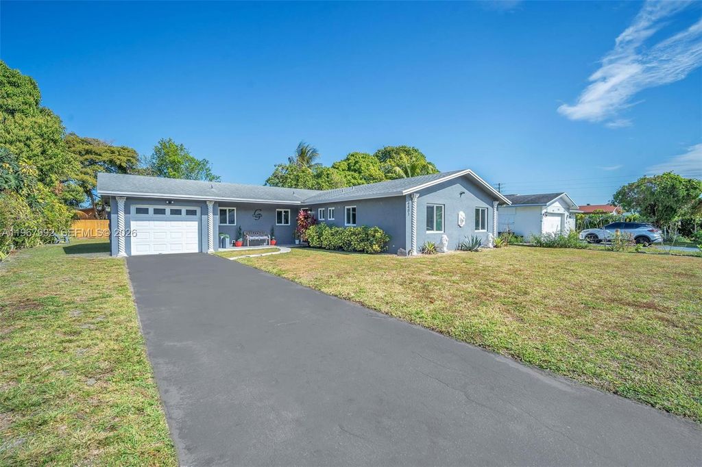 4401 NW 14th St, Lauderhill, FL 33313