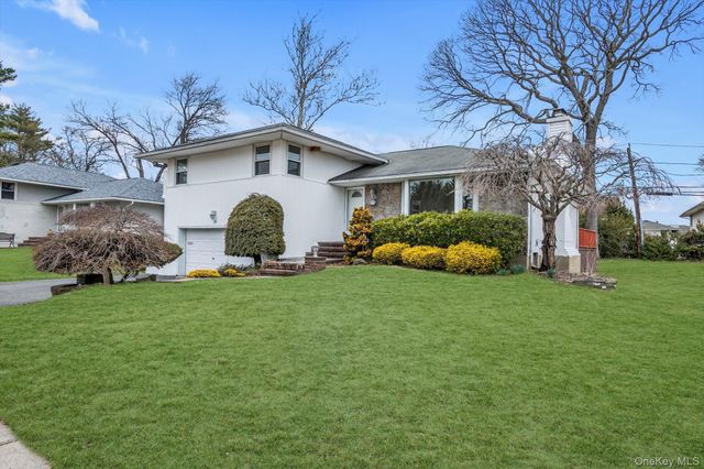 16 Middle Lane, Jericho, NY 11753