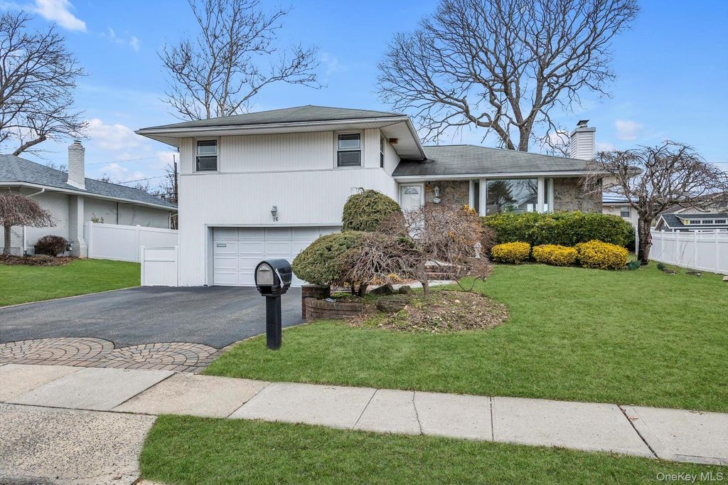 16 Middle Lane, Jericho, NY 11753