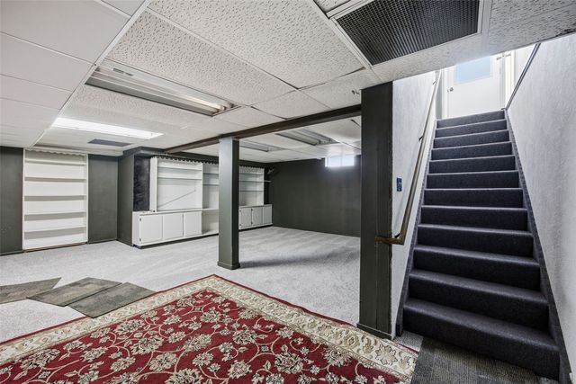 400 E Southview Road, Fairfax, IA 52228