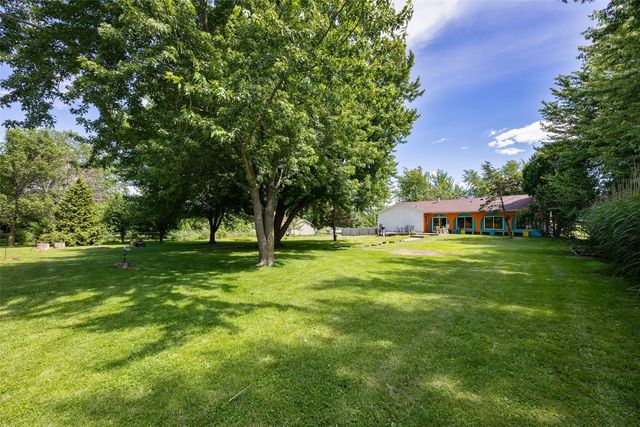 400 E Southview Road, Fairfax, IA 52228
