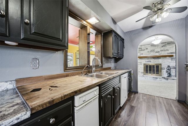 400 E Southview Road, Fairfax, IA 52228