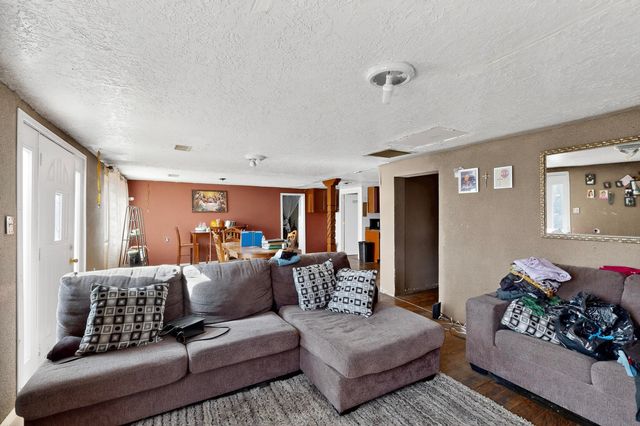 1407 De Baca Circle SW, Albuquerque, NM 87105