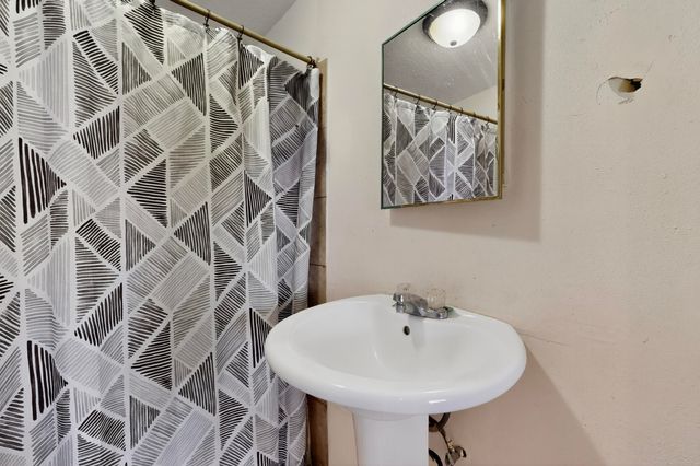 1407 De Baca Circle SW, Albuquerque, NM 87105