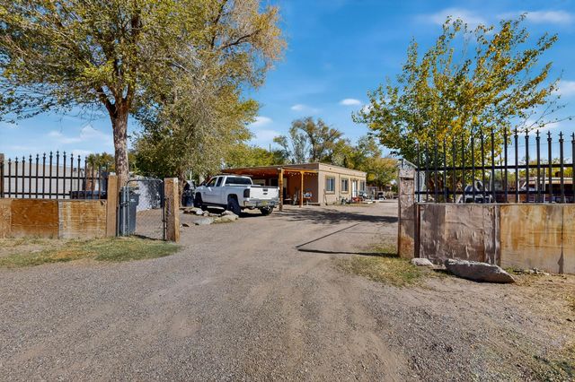 1407 De Baca Circle SW, Albuquerque, NM 87105