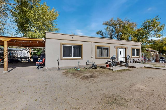 1407 De Baca Circle SW, Albuquerque, NM 87105