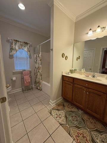 2 Hale Ct, Lebanon, TN 37087