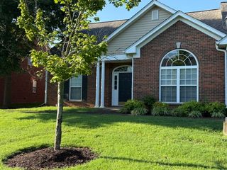 2 Hale Ct, Lebanon, TN 37087